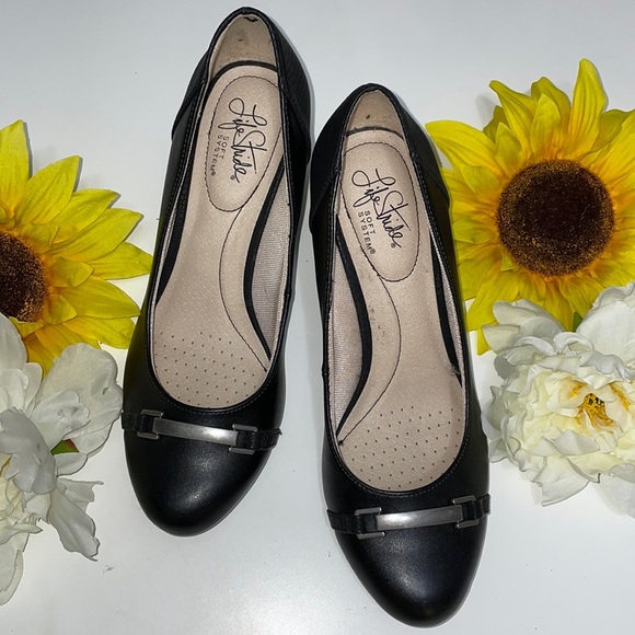 Life Stride heels - Picture 1 of 4